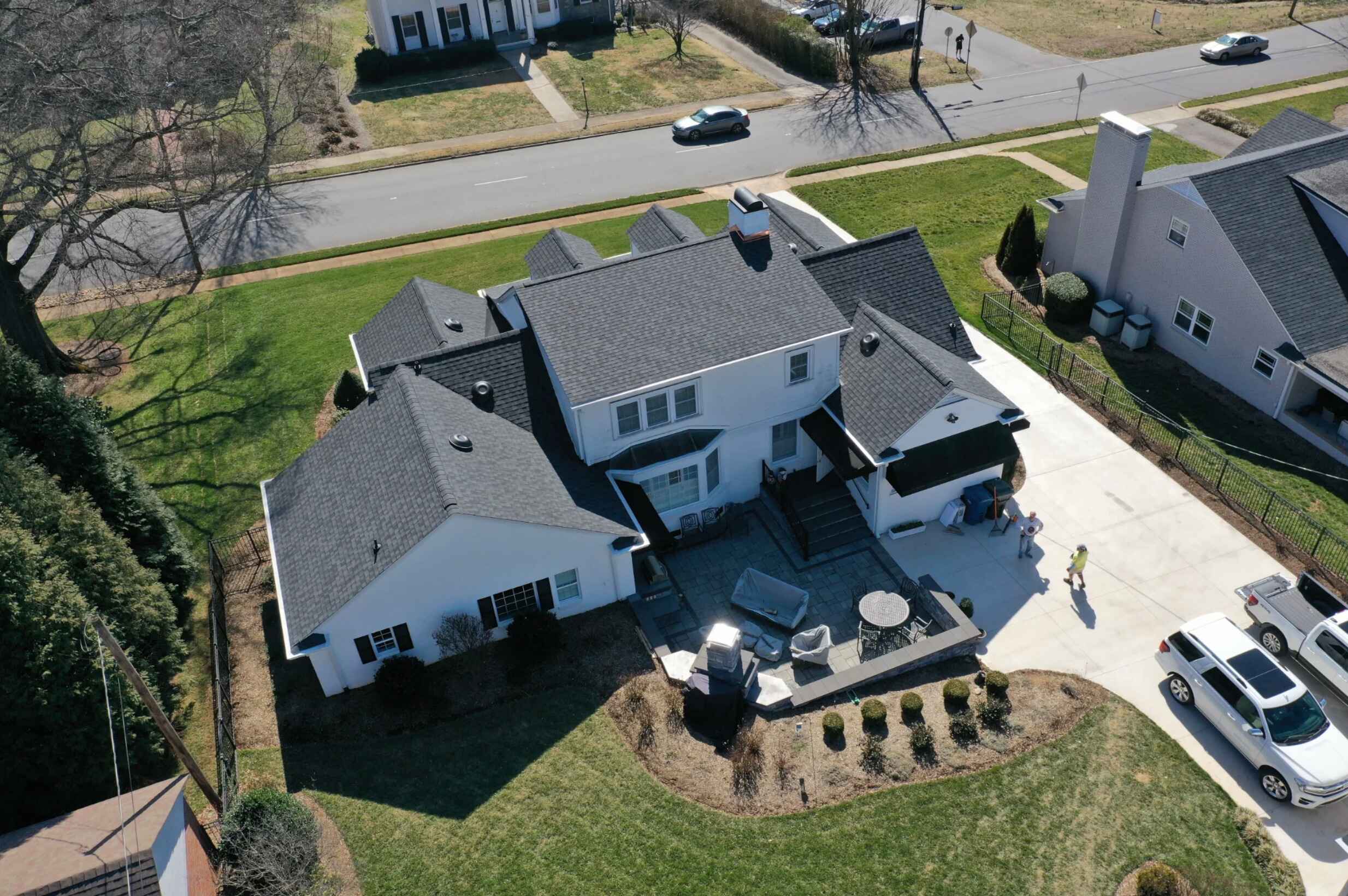 Residential home in Hickory NC featuring a brand-new asphalt roof installed by one of the area’s best roofing companies